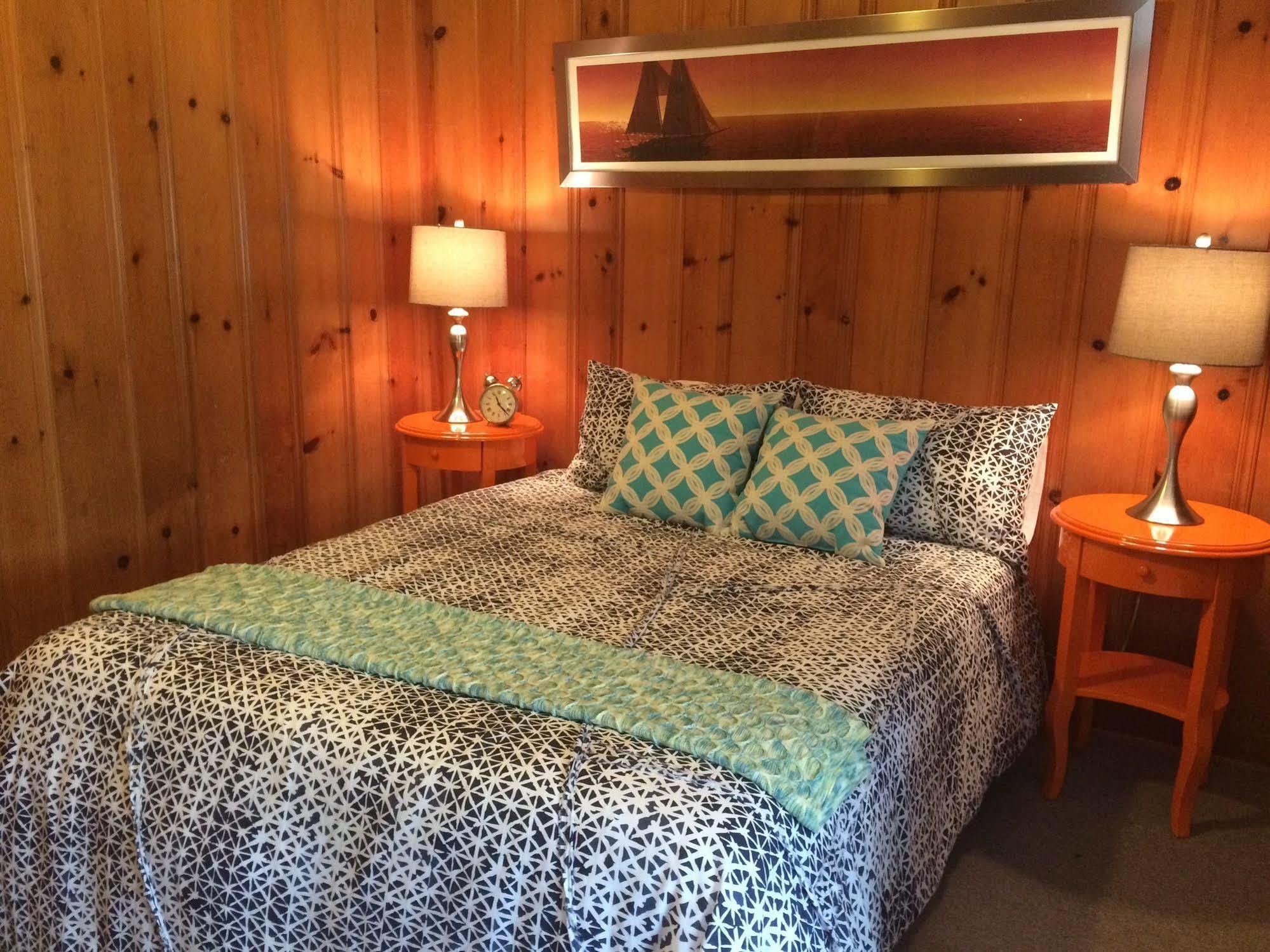 Surfside Inn Чатем Экстерьер фото